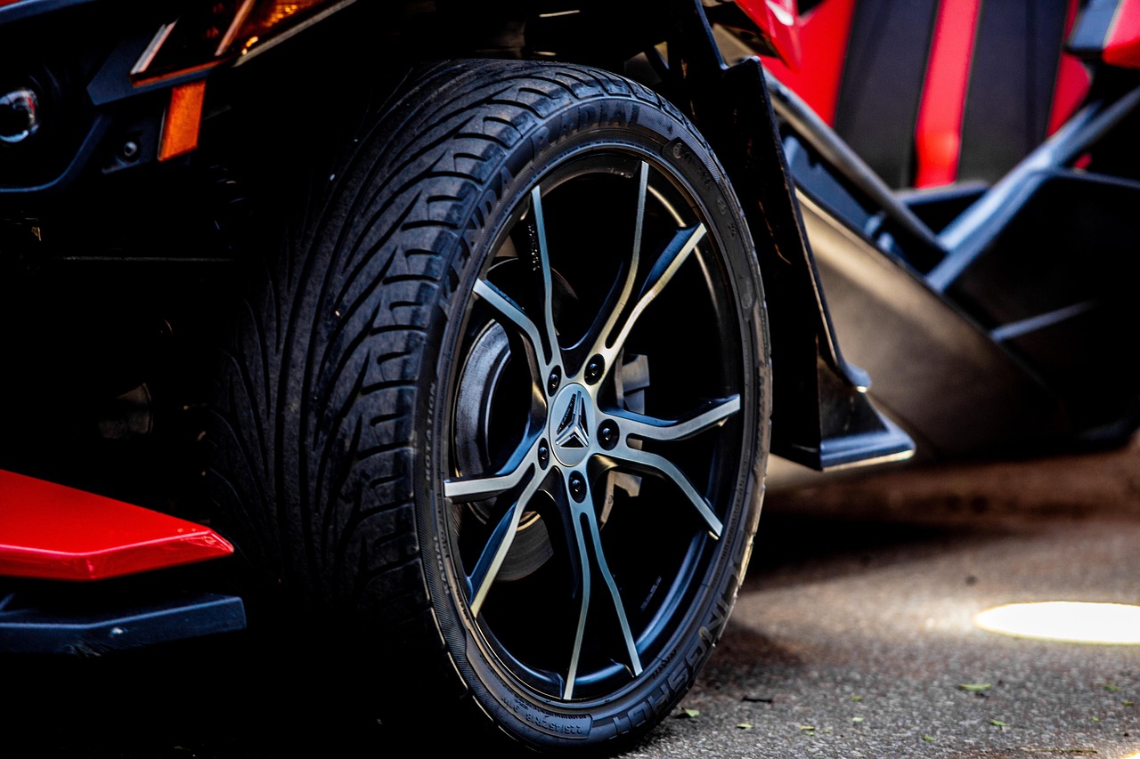Mercedes-Benz wheel and tyre